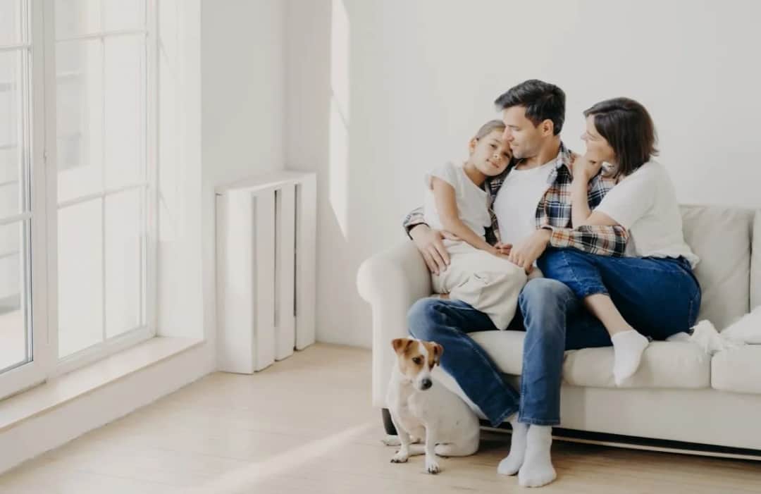 Jak przyzwyczaić psa do nowego mieszkania i uniknąć stresu?