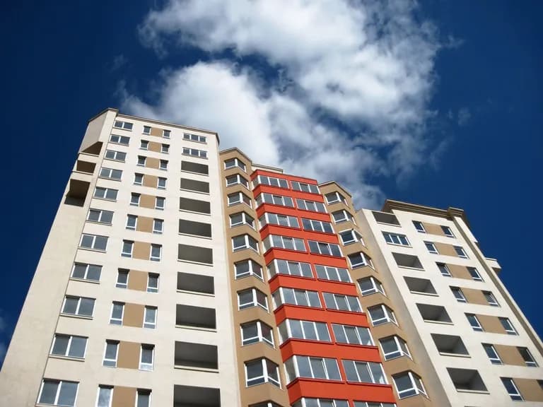 Gdzie zgłosić nieprawidłowości w spółdzielni mieszkaniowej? Oto kluczowe informacje