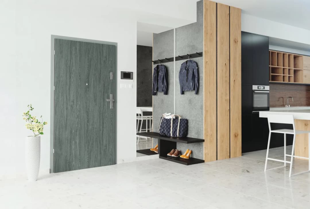 Jakie drzwi do mieszkania w bloku wybrać, aby uniknąć hałasu?