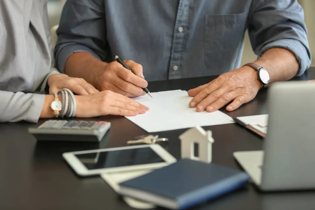 Ile wynosi prowizja pośrednika nieruchomości i jak uniknąć wysokich kosztów?