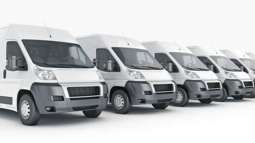 Ile kosztuje wynajem busa 9 osobowego? Sprawdź ceny i ukryte koszty